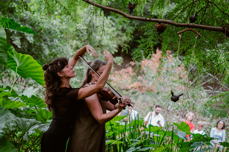Taller de danza en la naturaleza con Raquel Santiago y Núria Martínez en Lur Live Festibala. 2026